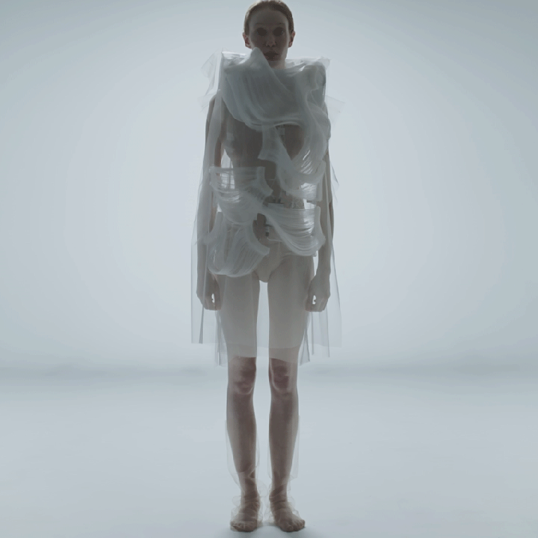 possible-tomorrows-ying-gao-design-fashion-robotics_dezeen_sq-2